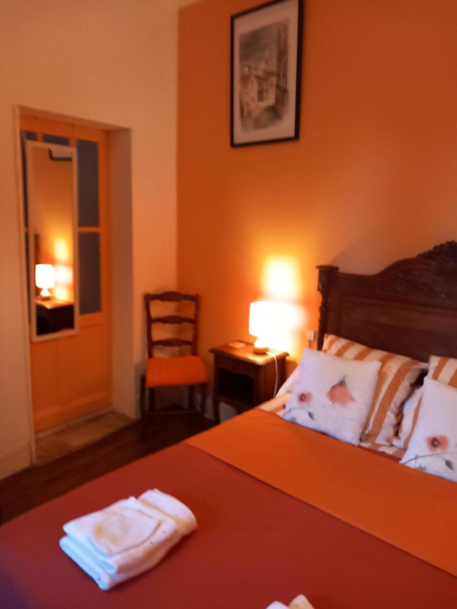 Chambre D'Hotes La Tour De Brazalem Nérac エクステリア 写真