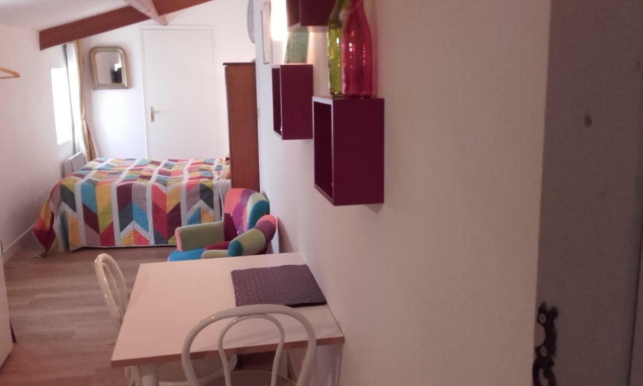 Chambre D'Hotes La Tour De Brazalem Nérac エクステリア 写真