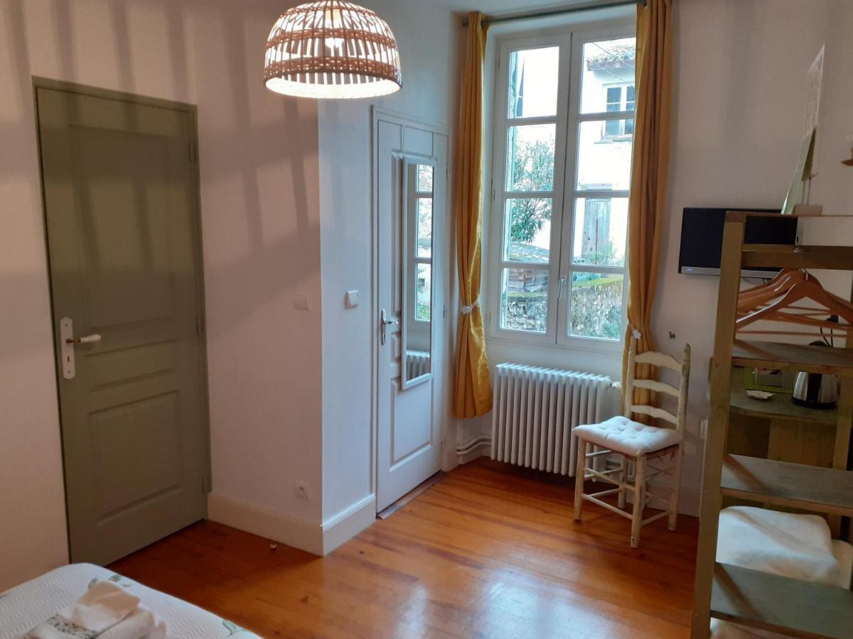 Chambre D'Hotes La Tour De Brazalem Nérac エクステリア 写真
