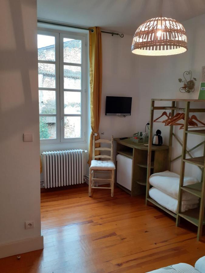 Chambre D'Hotes La Tour De Brazalem Nérac エクステリア 写真